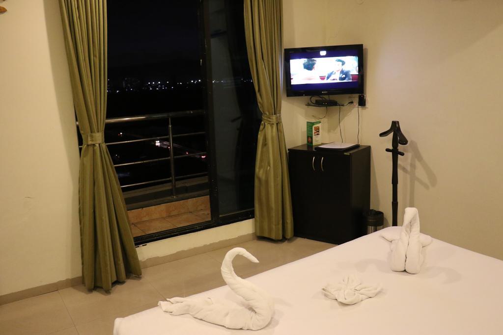 Pallavi A'Vida Navi Mumbai Dış mekan fotoğraf